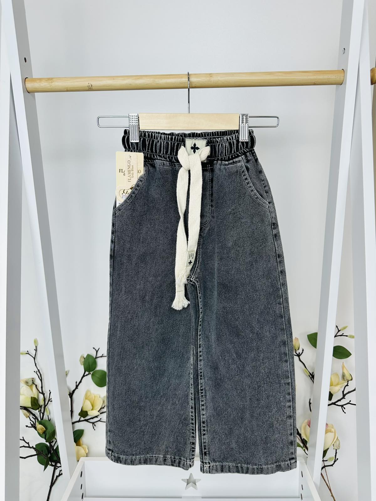 Детски дънки с широк крачол и връзки