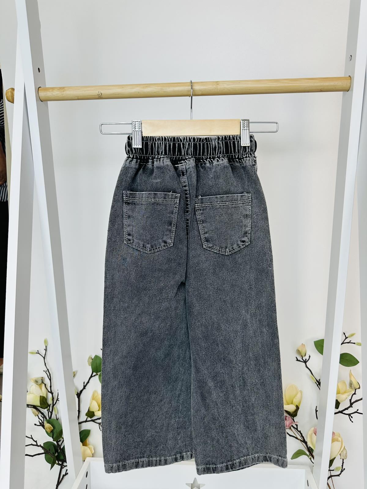 Детски дънки с широк крачол и връзки - Image 2