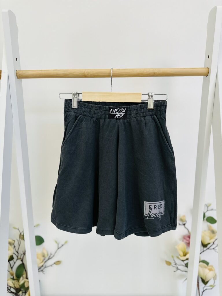 Къси панталони „Free Move“ 🖤